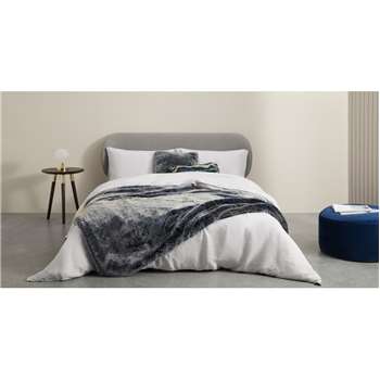 Adelphi Faux Fur Throw, Blue (H130 x W170cm)