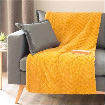 PEARSON faux fur throw in mustard (130 x 170cm)